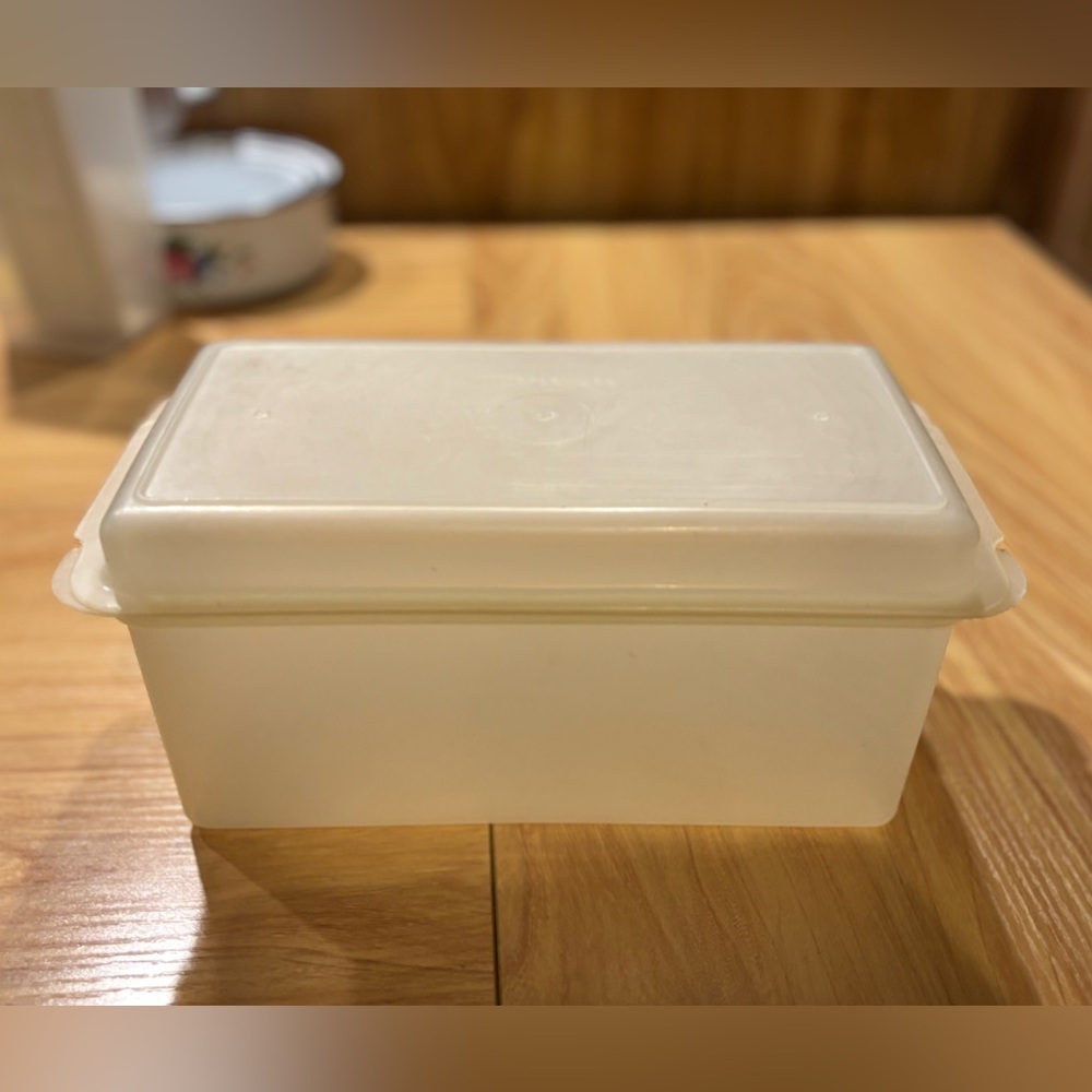 Vintage Tupperware Bread Storage Container